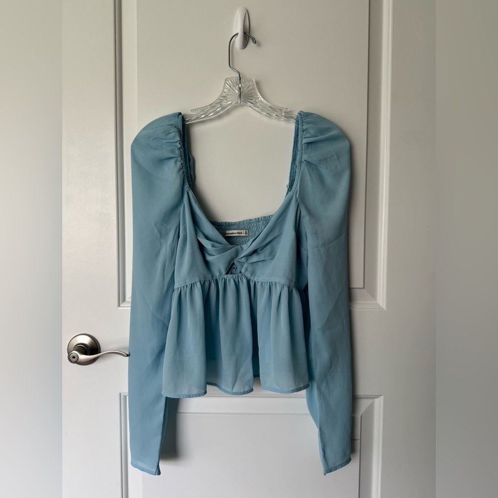 Abercrombie & Fitch Long Sleeve Crop Top
